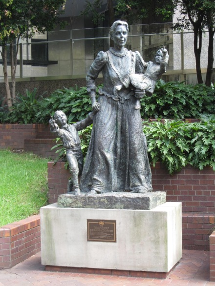Pioneer Women’s Monument, Jessie Street Gardens, Sydney. Sculptor: Alex Kolozsy